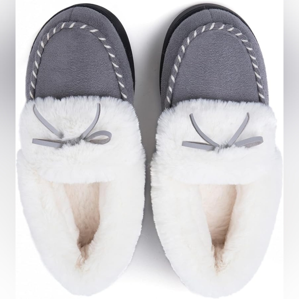 RockDove Women's Faux Fur Lined Micro Suede Moccasin Slipper Dove Grey